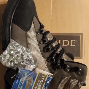 Streamside Spirit PRO wading boots with rubber soles and Removable Studs size 8